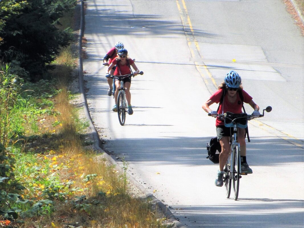 solidarity cycle 2 riders crop